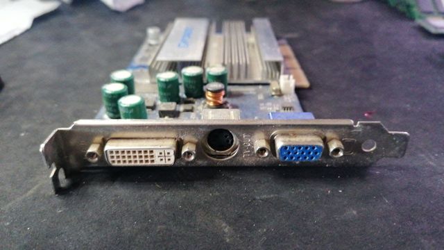 Targeta Grafica Club 3D Geforce FX5200