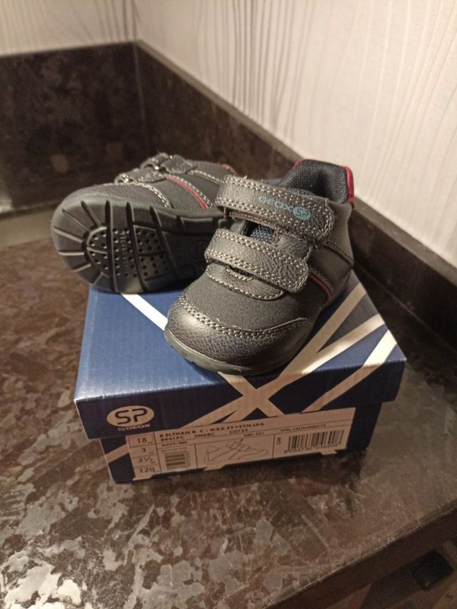 zapatillas Geox bebé. talla 18