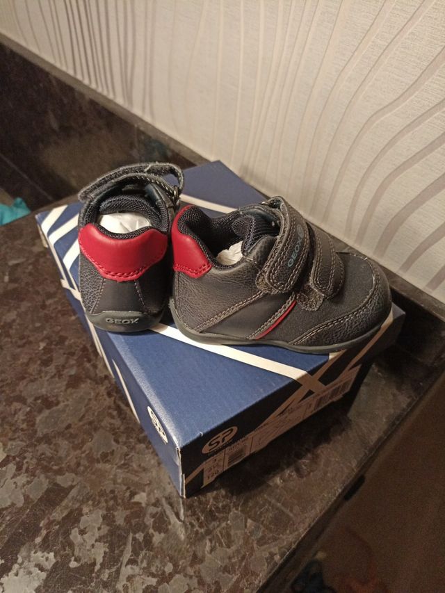 zapatillas Geox bebé. talla 18