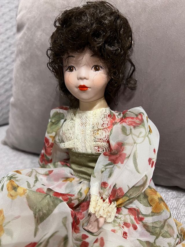 Muñeca porcelana