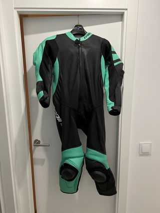 Mono de moto Dainese mujer de segunda mano en WALLAPOP