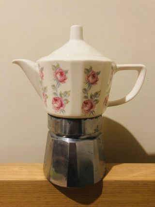 Antigua cafetera italiana de porcelana de segunda mano por 20 EUR en  Granollers en WALLAPOP