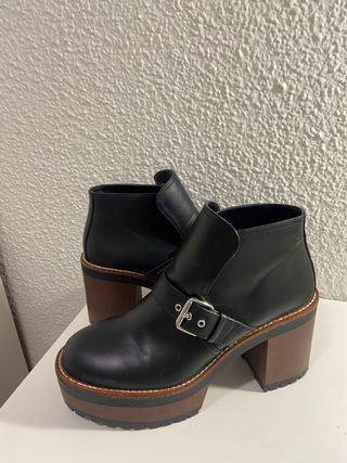 Botines Pull and Bear de segunda mano en Barcelona en WALLAPOP