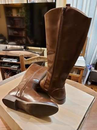 Botas altas Anna Field de segunda mano por 30 EUR en Madrid en WALLAPOP