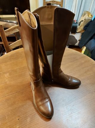 Botas altas Anna Field de segunda mano por 30 EUR en Madrid en WALLAPOP