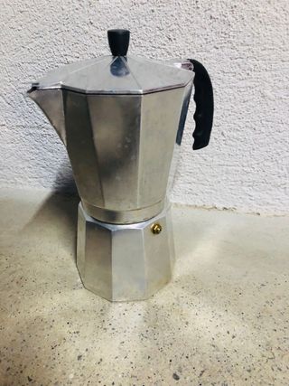 Cafetera italiana grande de segunda mano por 3 EUR en Cardedeu en WALLAPOP