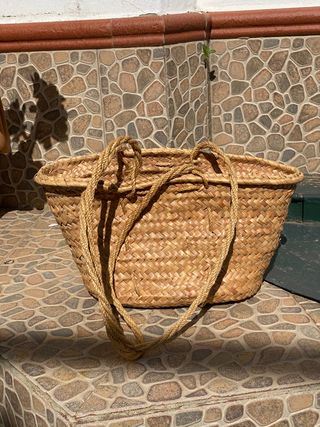 Cesta mimbre playa de segunda mano en Sevilla en WALLAPOP
