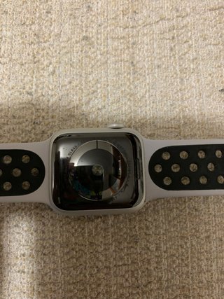 Apple Watch Nike+ Series 4 GPS 40mm Caja de Alumin de segunda mano por 120  EUR en Las Rozas de Madrid en WALLAPOP