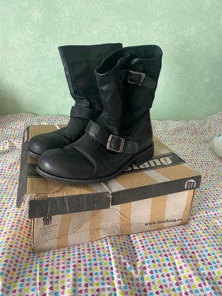 Bota Mustang de caucho T40 para hombres modelo bronze |  accesoriosparacaballos.com