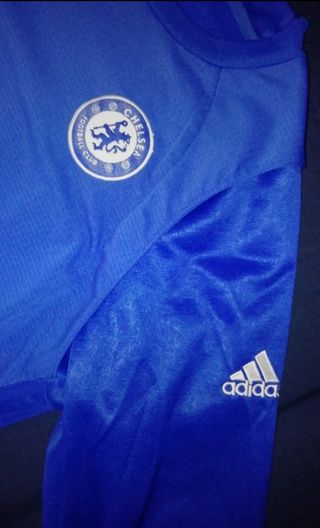SUDADERA ADIDAS CHELSEA de segunda mano por 32 EUR en Burgos en WALLAPOP