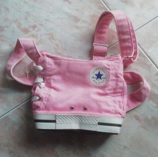 Bolso bandolera Converse All Star de segunda mano por 13 EUR en Valencia en  WALLAPOP