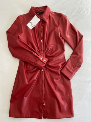 Vestido polipiel rojo Zara de segunda mano por 29,95 EUR en Madrid en  WALLAPOP