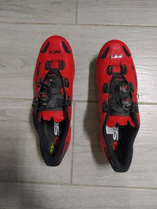 Cómo ajustar las calas de tus zapatillas de carretera | Maillot Magazine