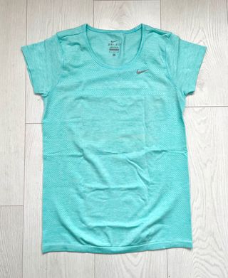 Camiseta Nike Running turquesa. de segunda mano por 22 EUR en Madrid en  WALLAPOP