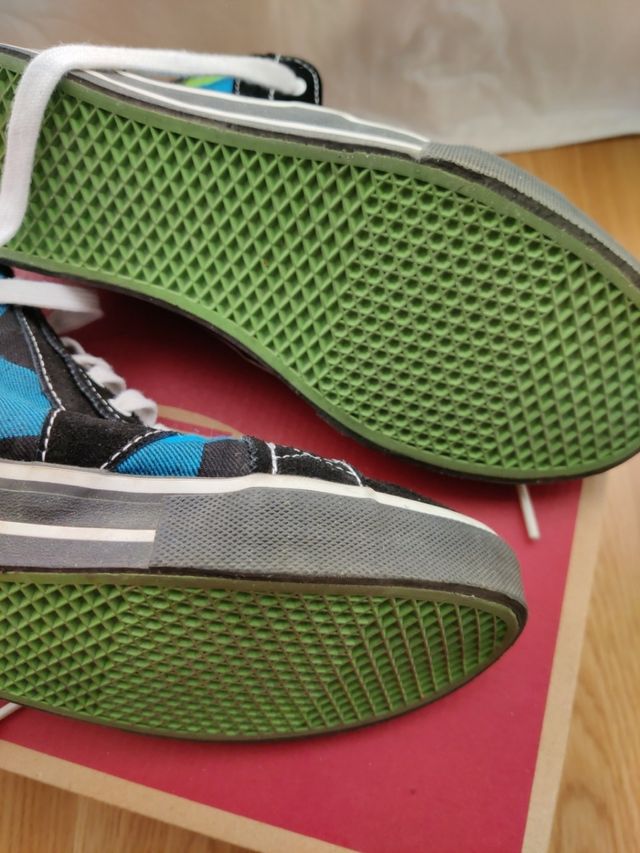 Vans Tory Hi, el modelo esta descatalogado.