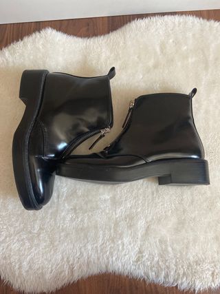 Botines planos negros zara de segunda mano por 10 EUR en Móstoles en  WALLAPOP