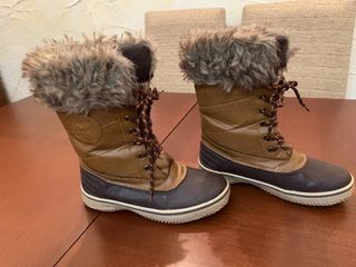 Botas apreski con pelo para nieve montaña.Talla 37 de segunda mano por 10  EUR en Arroyo de la Encomienda en WALLAPOP