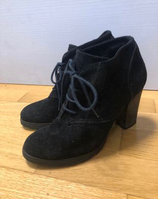 Botines mujer tacòn serraje talla 38 mango de segunda mano por 8 EUR en  Vilagarcía de Arousa en WALLAPOP