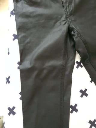 MANGO. Pantalón blanco roto encerado T.40 – Hibuy market
