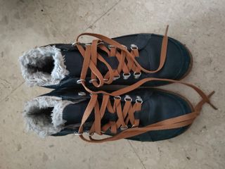 Botas azul marino hombre interior pelo de segunda mano por 40 EUR en  Sevilla en WALLAPOP