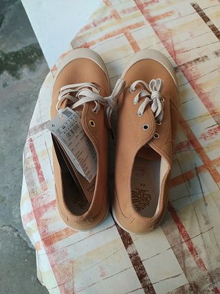 Vendo zapatillas de hombre talla 44 de springfield de segunda mano por 15  EUR en Xativa en WALLAPOP