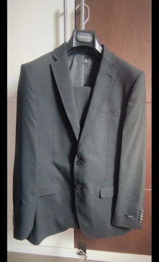 Traje Hombre, Cortefiel, Talla 44. Negro de segunda mano por 50 EUR en  Barakaldo en WALLAPOP