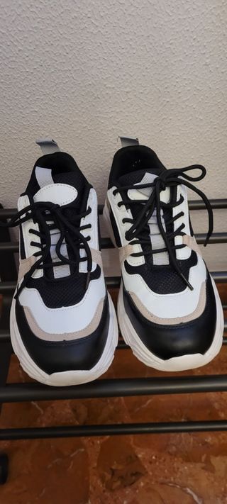 Zapatillas Shein negras y azules de segunda mano por 8 EUR en Las Palmas de  Gran Canaria en WALLAPOP