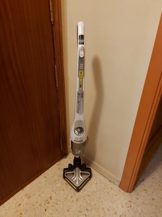 Aspirador escoba rowenta de segunda mano por 80 EUR en Huelva en WALLAPOP