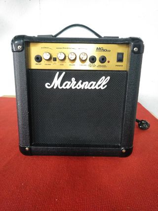 Amplificador guitarra de segunda mano por 40 EUR en Cáceres en WALLAPOP