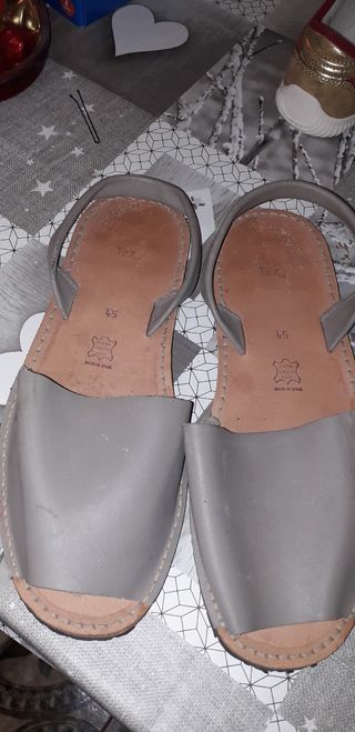 Sandalias hombre piel nueva talla 45\\/46 de segunda mano por 10 EUR en  Torrent en WALLAPOP
