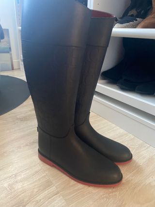 Botas agua carolina herrera de segunda mano por 65 EUR en Madrid en WALLAPOP