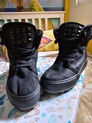 Botines talla 36 de segunda mano por 12 EUR en Nules en WALLAPOP