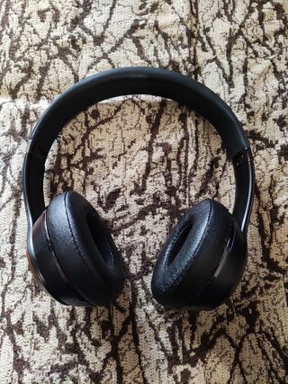 Auriculares Beats Solo 3 negros. de segunda mano por 70 EUR en Madrid en  WALLAPOP