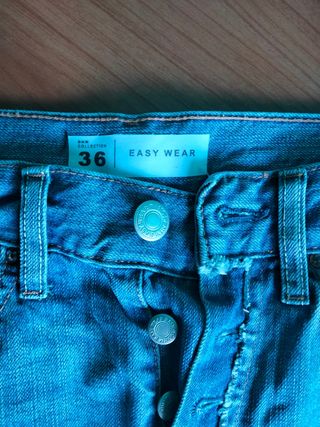 LOTE 2 PANTALONES CORTOS MUJER de segunda mano por 5 EUR en San Juan de  Aznalfarache en WALLAPOP