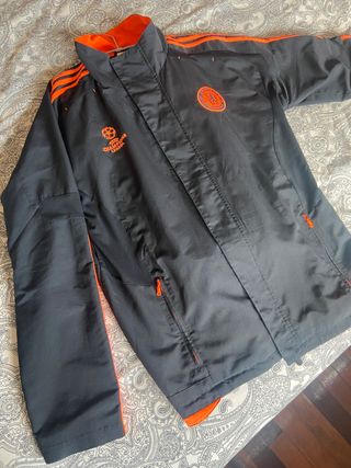 Chandal chelsea de segunda mano por 50 EUR en Santander en WALLAPOP
