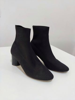 BOTÍN TACÓN TEJIDO ELÁSTICO - Negro | ZARA España
