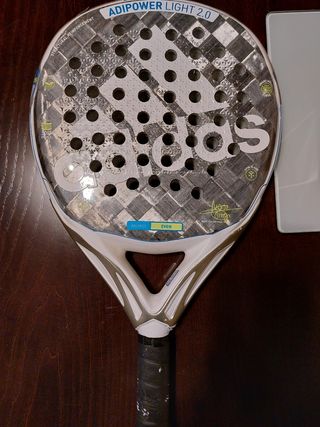 Pala adidas adipower light 2.0 Marta Ortega de segunda mano por 75 EUR en  Santiago de Compostela en WALLAPOP