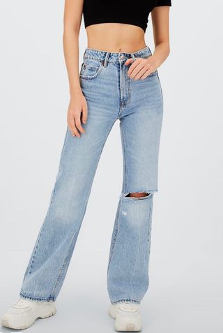 Pantalón flare Stradivarius de segunda mano por 20 EUR en Barcelona en  WALLAPOP