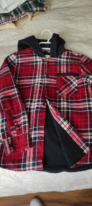 Sobrecamisa de cuadros Sfera T 9-10 de segunda mano por 8 EUR en Cádiz en  WALLAPOP