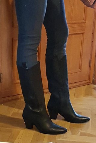 Botas piel cowboy FARRUTX n°38 de segunda mano por 19 EUR en La Cabrera en  WALLAPOP
