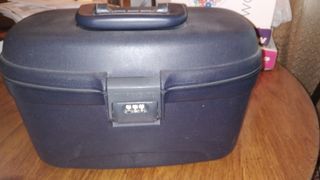 Neceser Roncato de segunda mano por 8 EUR en Igualada en WALLAPOP