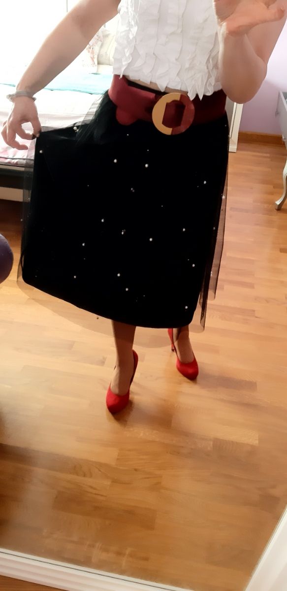 Falda de tul con perlas Nueva
