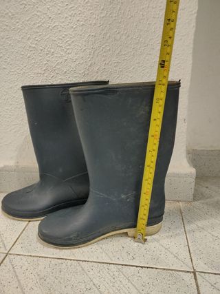 Botas agua vintage. de segunda mano por 10 EUR en Alicante en WALLAPOP