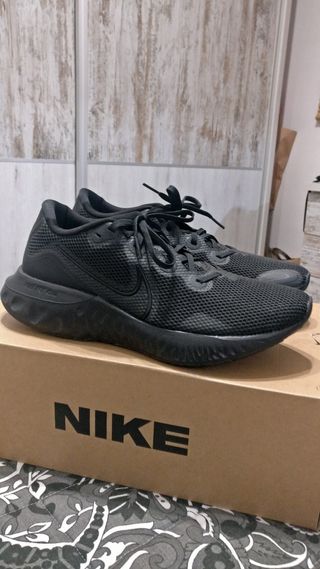 ZAPATILLAS NIKE TALLA 45 NUEVAS de segunda mano por 60 EUR en Rubí en  WALLAPOP