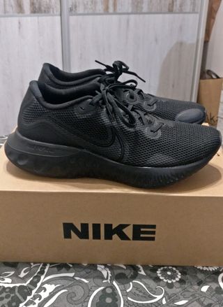 ZAPATILLAS NIKE TALLA 45 NUEVAS de segunda mano por 60 EUR en Rubí en  WALLAPOP