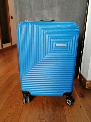 Maleta cabina para reparar de segunda mano por 3 EUR en Barcelona en  WALLAPOP