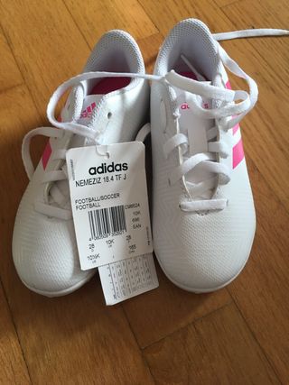 Zapatillas Adidas rosas nuevas a estrenar de segunda mano por 18 EUR en  Cizur Menor en WALLAPOP