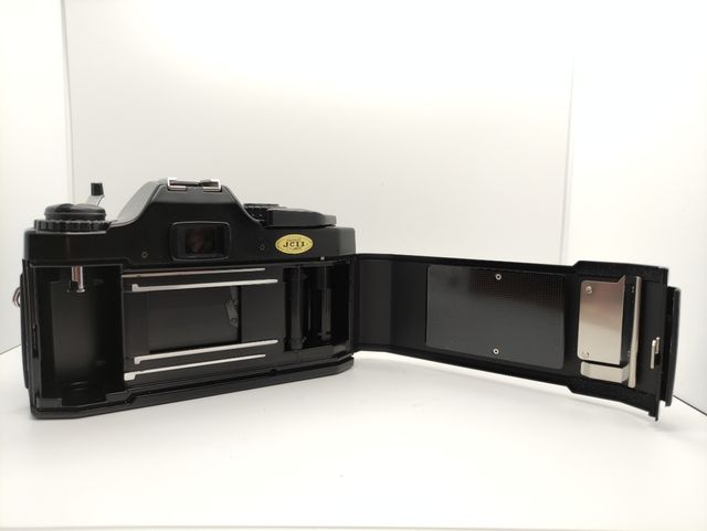 Cámara Vivitar V6000 + Objetivo Vivitar 28-70mm