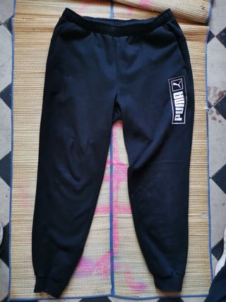Pantalón chandal PUMA de segunda mano por 14 EUR en Valencia en WALLAPOP