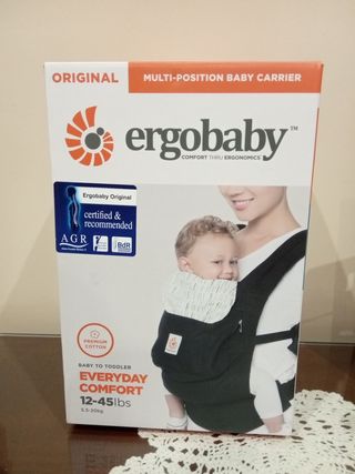Mochila ergobaby de segunda mano por 70 EUR en Sevilla en WALLAPOP